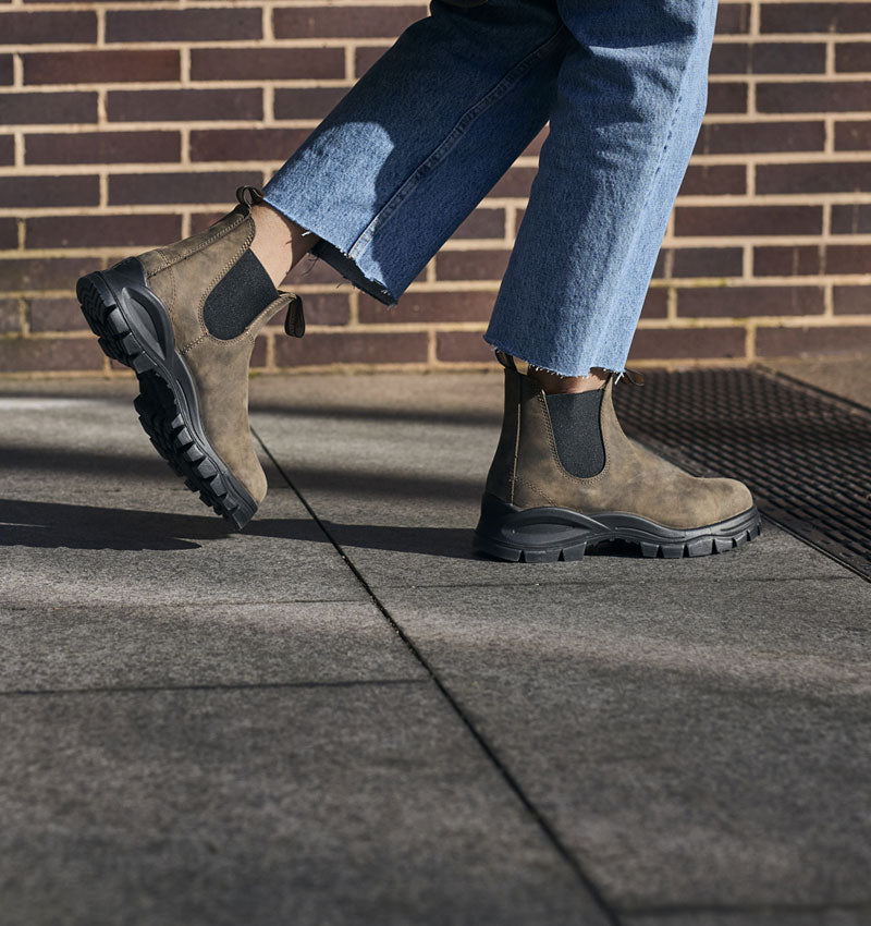 Lug Sole - Blundstone Canada - Chelsea boots