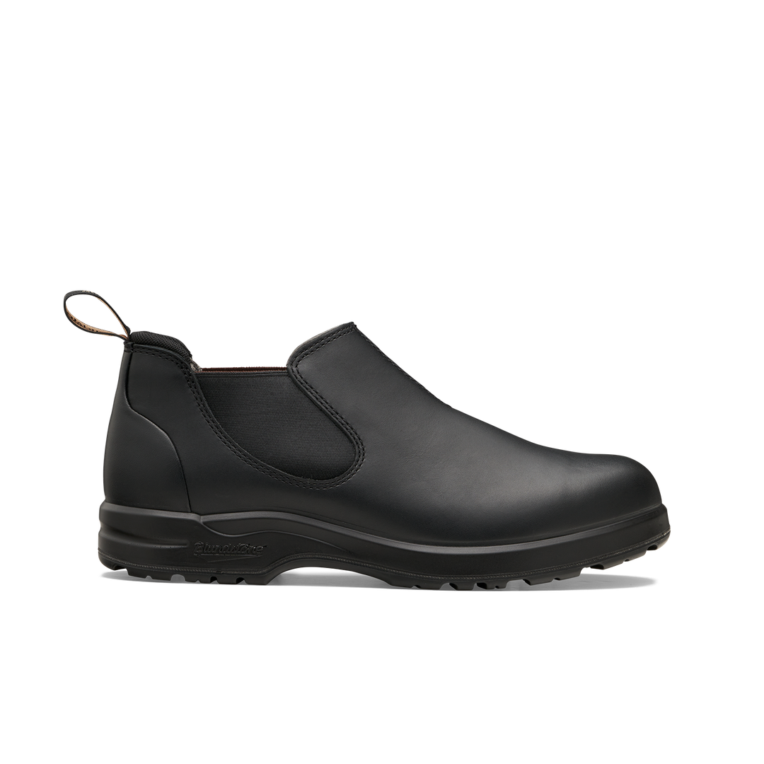blundstones for wide feet